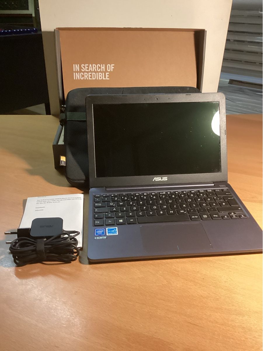 Asus Notebook: ASUS  E203 MA Vivobook – Usato da Zuzwil SG venduto da lak_x6f2 5