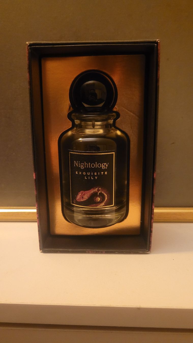 Profumi & Eau de Toilette: Nightology Exquisite Lily 100ml – Nuovo (secondo la descrizione) da Les Bioux venduto da PerfumeAddict