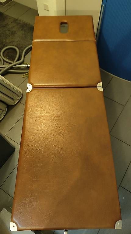 Chaises longues: Portable Massageliege zu verschenken – D'occasion à Röthenbach Hbsee par Meld