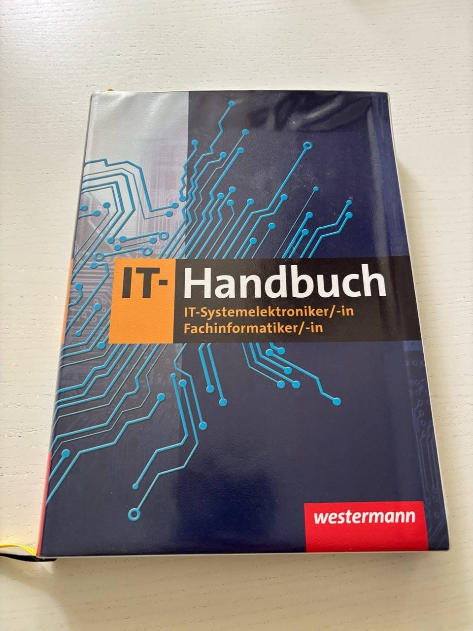 Bücher: IT-Handbuch für Fachinformatiker – Neu (gemäss Beschreibung) aus Bern von Merhleen