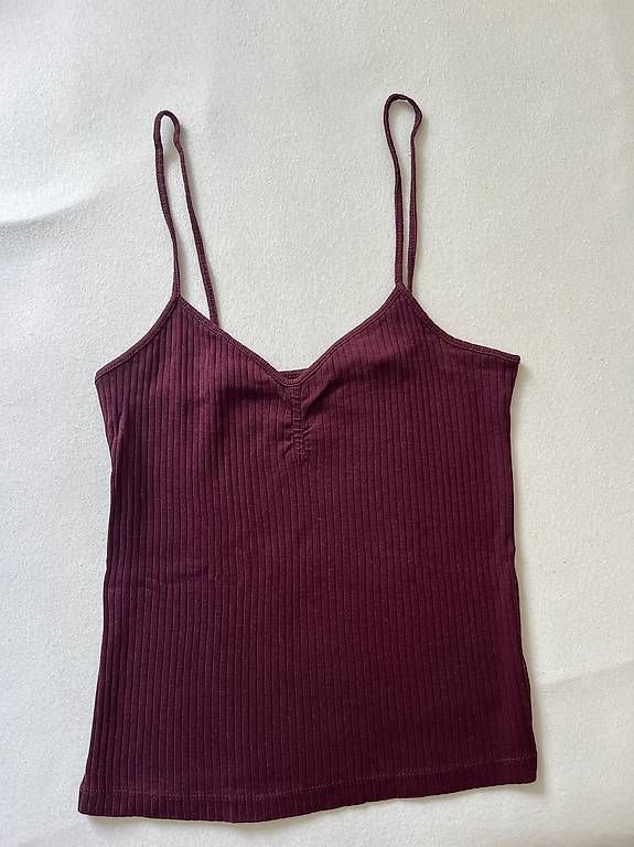 Top: ROTES TRÄGERSHIRT – Usato da Maur venduto da tab_z9rh