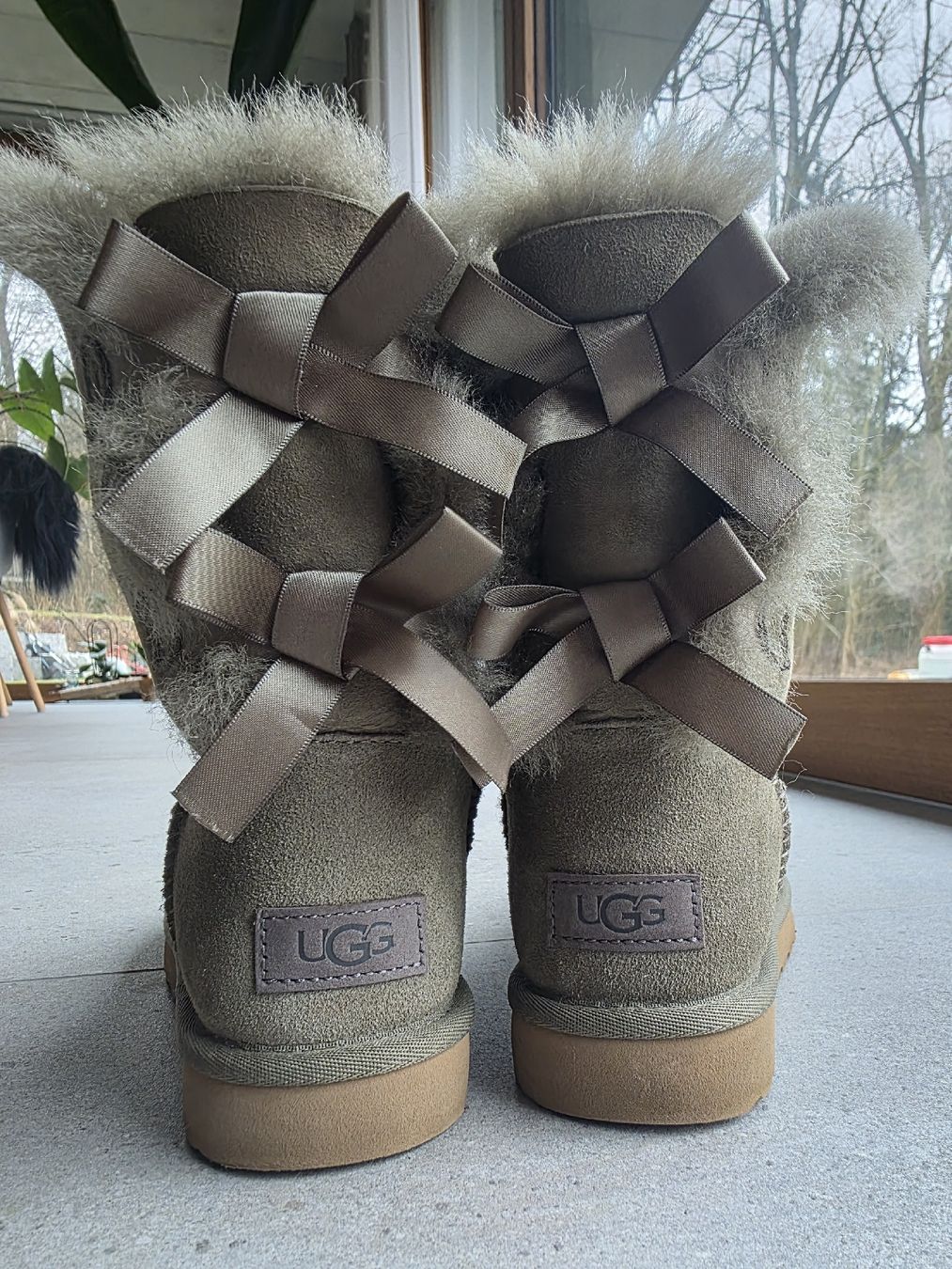 Ugg Scarpe da donna: UGG Bailey Boots mit Schleifen Gr. 38 - NEU – Nuovo (secondo la descrizione) da Starrkirch-Wil venduto da NHA01 2