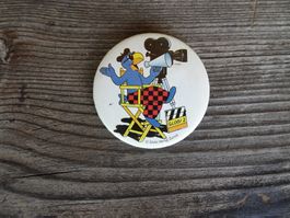 Ansteck Button - Globi beim Film - G155