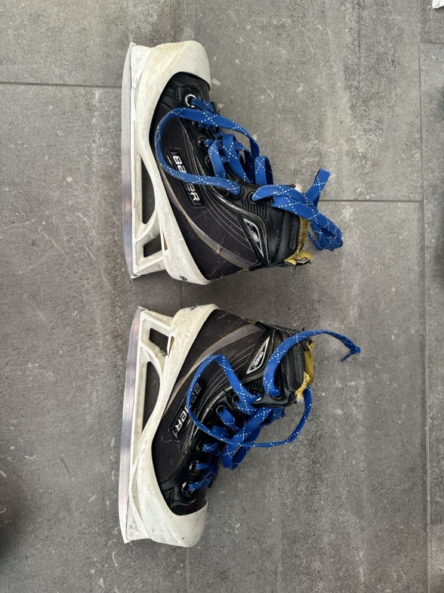Pattini da ghiaccio: Goali Schlittschuhe Bauer Grösse 32 – Usato da Lalden venduto da Lkoepfli
