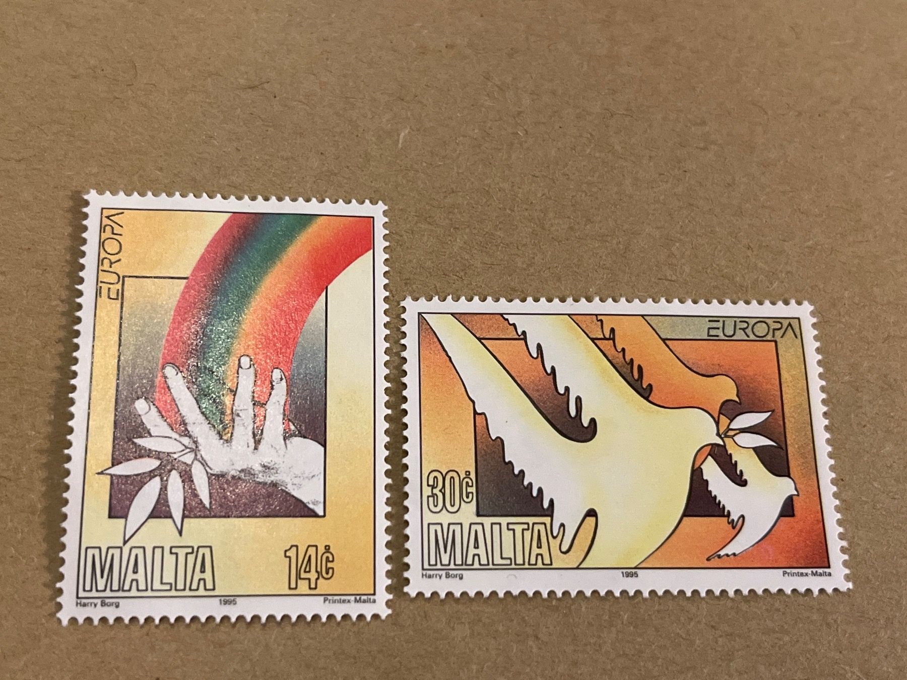 Tutti i francobolli: Briefmarken Malta Frieden – Nuovo e nell'imballaggio originale da Zürich venduto da engebrunau