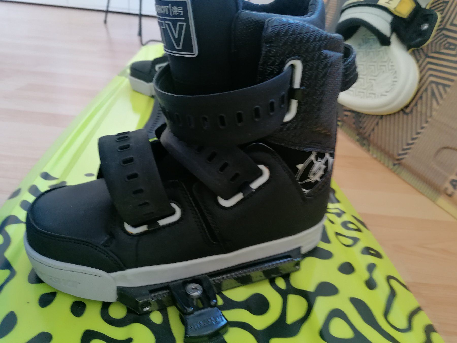 Slingshot Aquilone: Wakeboard Boots (Wakeboots) Grösse 39 – Nuovo (secondo la descrizione) da Basel venduto da nic_vr58