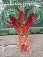 Vintage Murano-Glasvase rot orange gedreht , Mundgeblasen