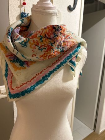 Foulard mit buntem Muster  ca. 86x86 cm