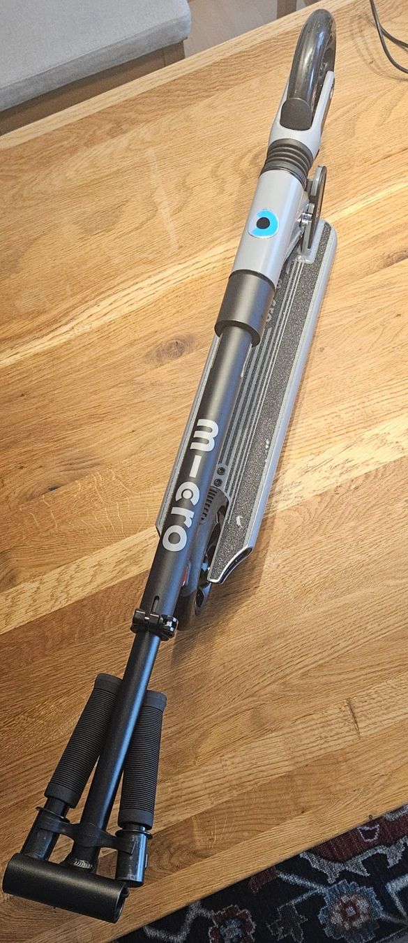 Kickboard: Trottinett Micro Grey  Top Zustand – Usato da Hinwil venduto da Kangra 1