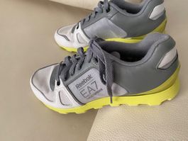 Perfekter Auftritt mit diesem EA7 ARMANI REEBOK Schuh, 37,5