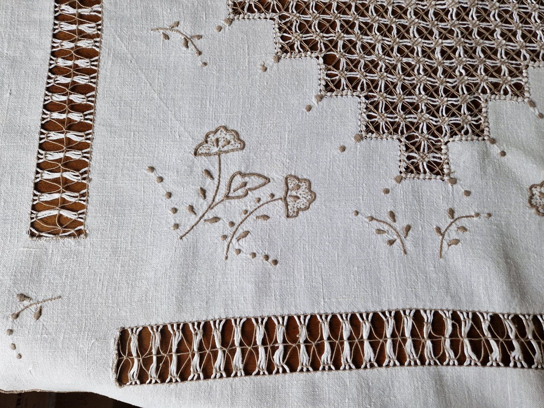 Altra biancheria da tavola: Kleine Tischdecke , Handarbeit – Nuovo (secondo la descrizione) da Bern venduto da Antikbatik 8
