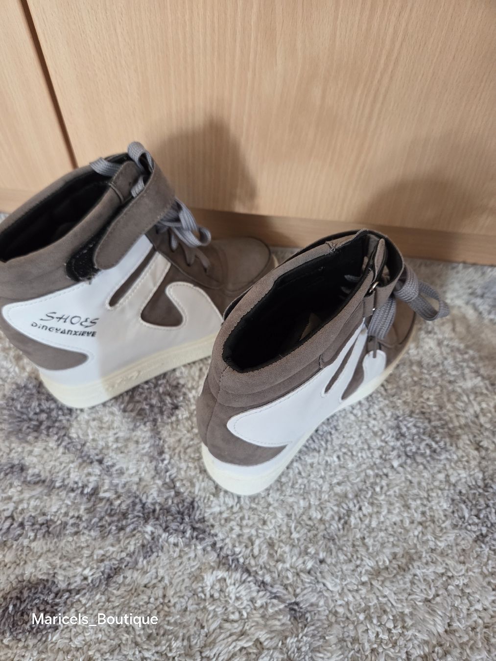 Scarpe da donna: Schuhe mit verstecktem Keilabsatz, Größe 35 – Usato da Winterthur venduto da Maricels_Boutique 3