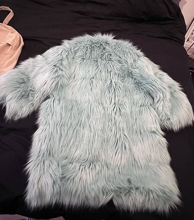 Gucci Mäntel: Manteau Gucci – Neu (gemäss Beschreibung) aus Châtelaine von ann_t652 1