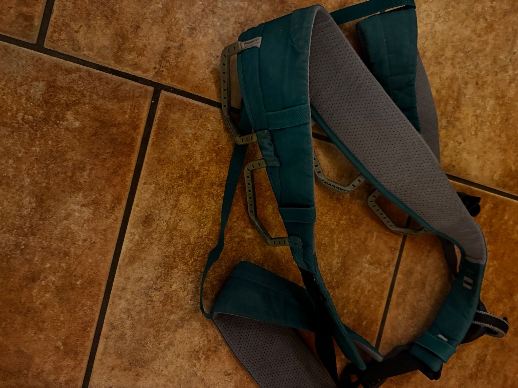 Kletterausrüstungen: Klettergurt Mammut – Gebraucht aus Hasliberg Hohfluh von dio_vd7f 3