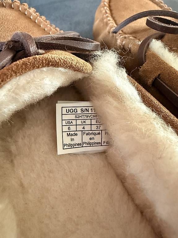Scarpe da donna: UGG Hausschuhe – Usato da Schenkon venduto da swiddy 1