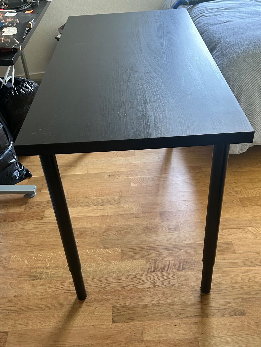 Ikea Scrivanie: Schreibtisch – Usato da Winterthur venduto da acelaya