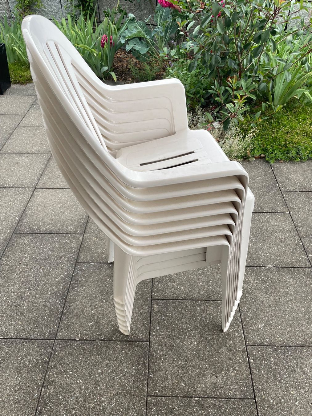 Stühle: 7 Gartenstühle ab 1.- – Gebraucht aus Wetzikon ZH von Val-Val1 1
