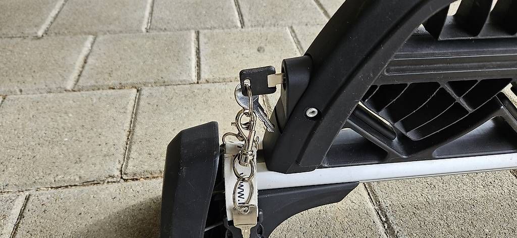 Dachträger: Barres de toit BMW avec 2 clés, bon état – Gebraucht aus Broc von Pab331 1