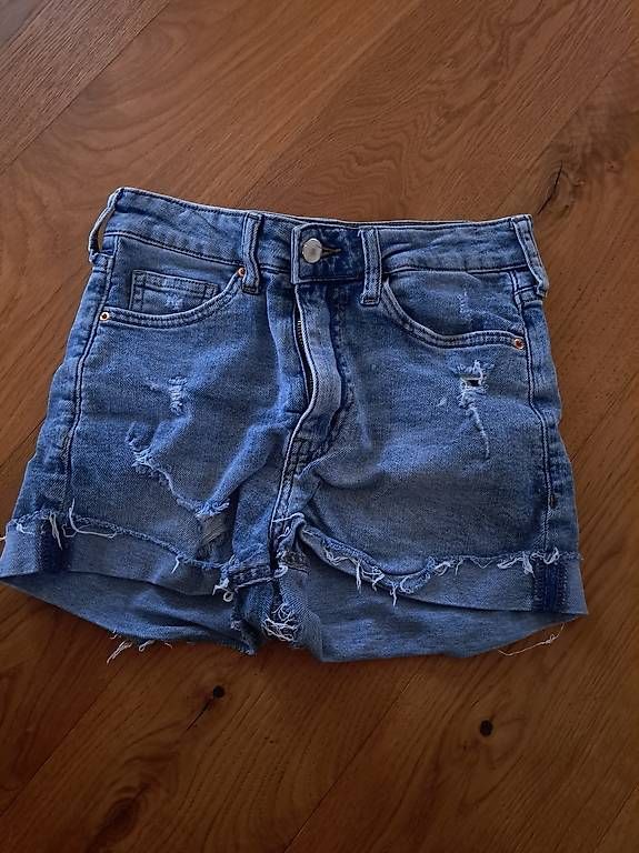 Jeans: Jeans Shorts – D'occasion à Brünisried par nin_d66d 1