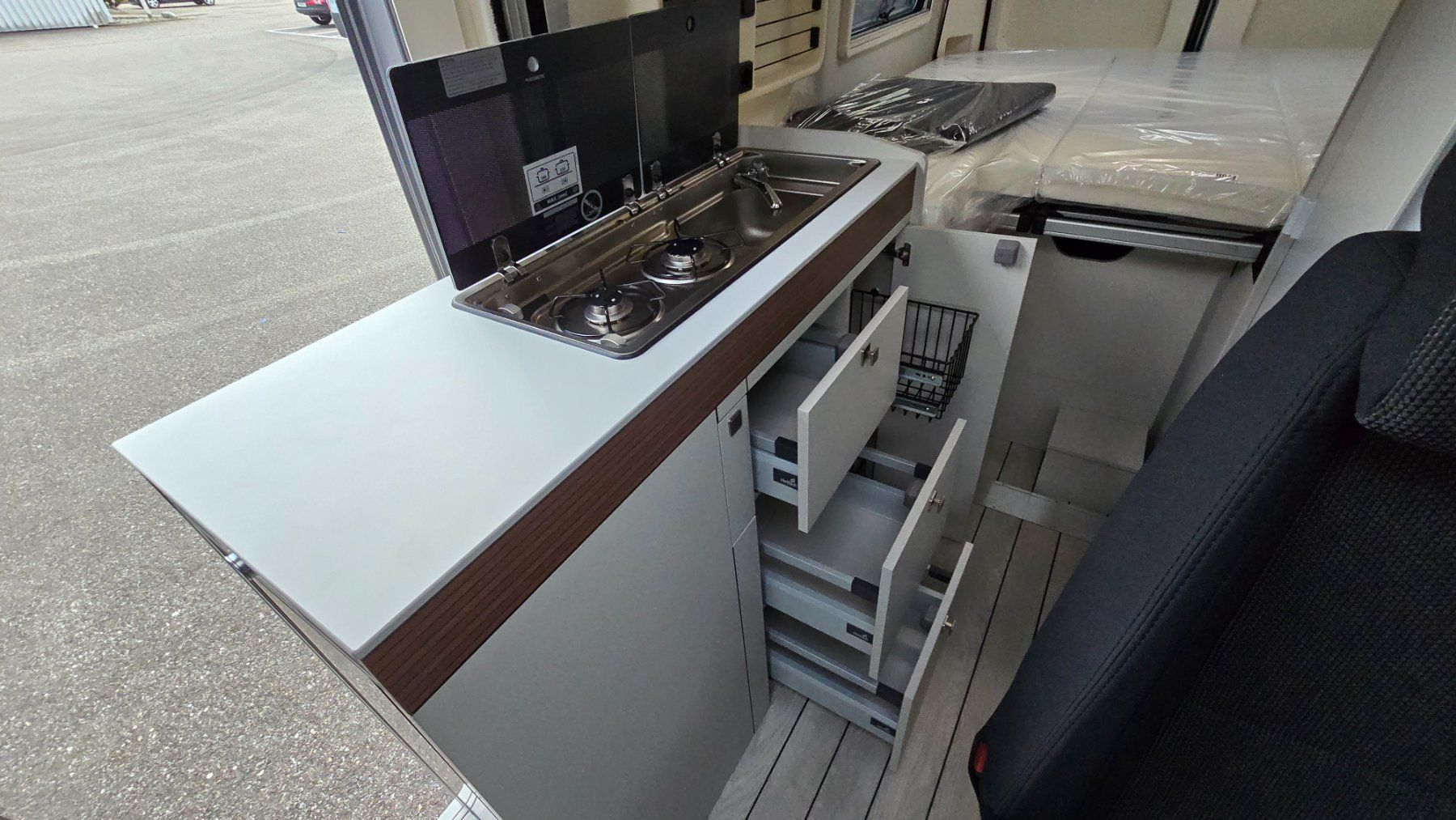 Westfalia Veicoli da campeggio: Westfalia Columbus 600 E, Grigio Campovolo – Nuovo e nell'imballaggio originale da Lohn-Ammannsegg venduto da MOBYCAMPERS 5