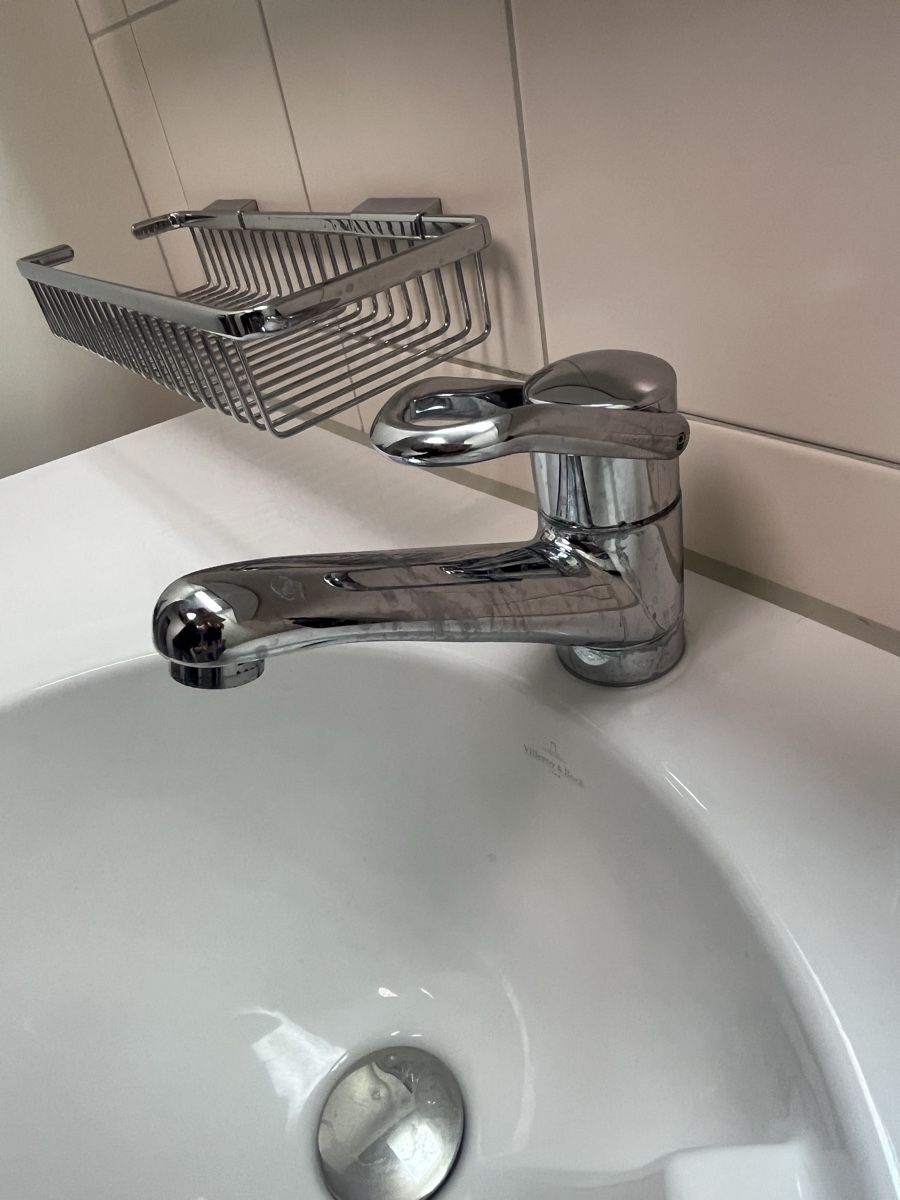 Lavabi & lavandini: Waschtisch mit Mischer – Usato da Jona venduto da barapp 2