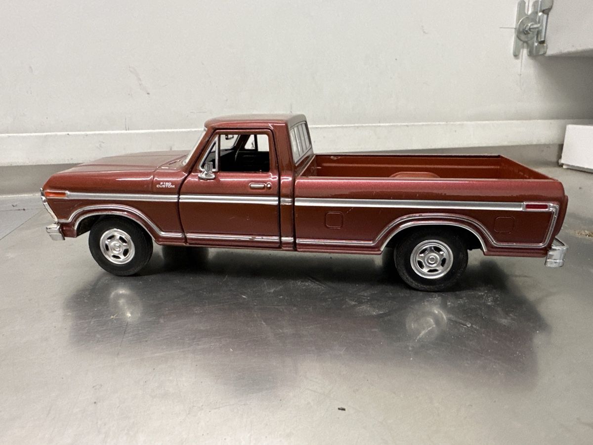 Ford Modellini d'auto: Oldtimer Ford F150 Custom Pickup Truck Model Car – Usato da Ueken venduto da crxundevo8 3