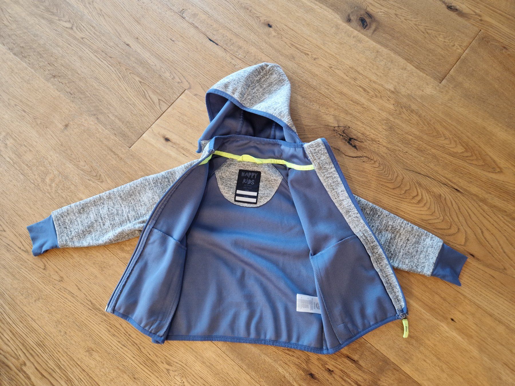 Giacche & Cappotti: Softshelljacke von Tchibo, Grösse 98/104 – Usato da Neuenkirch venduto da mon_h55c 1