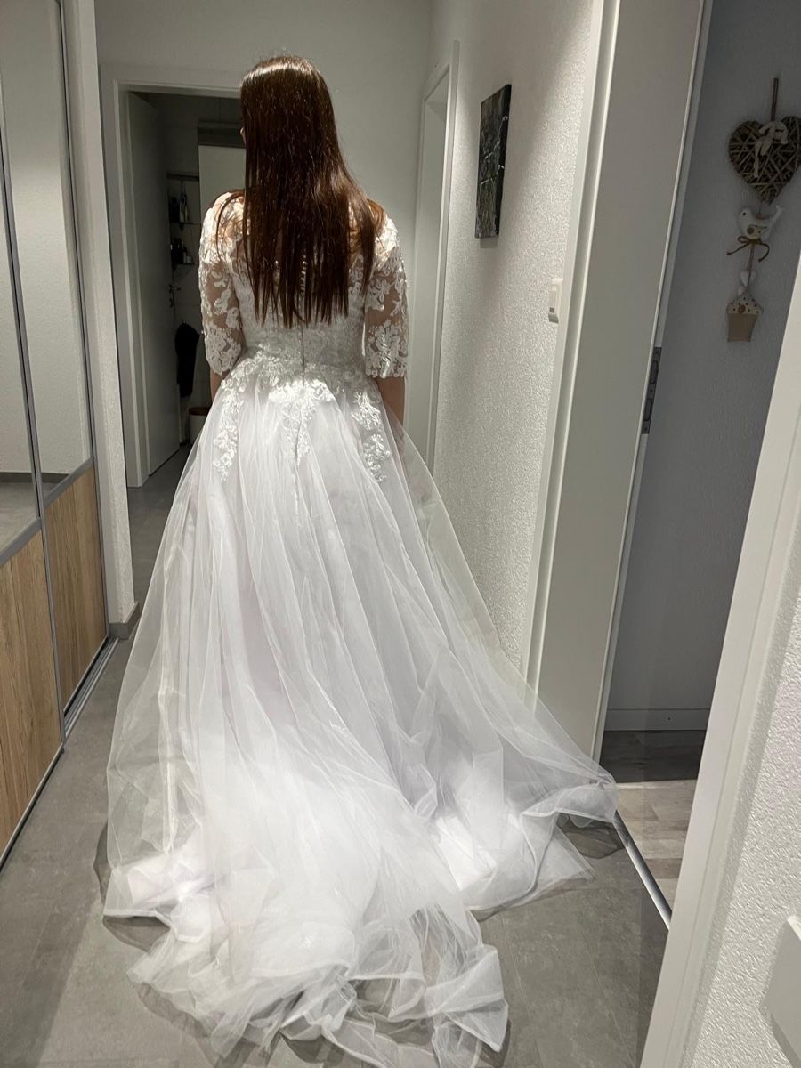 Robes: Robe de mariée  – D'occasion à Courrendlin par Eezila 1