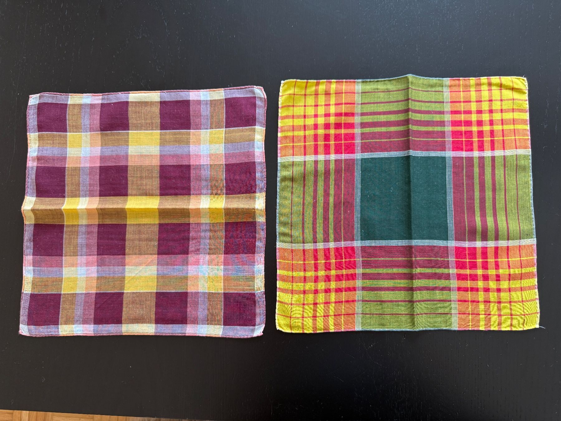 Altro in  Abbigliamento & Accessori: Zwei bunte Taschentücher mit Karomuster,  perfekt! – Usato da Erstfeld venduto da Uhu1980