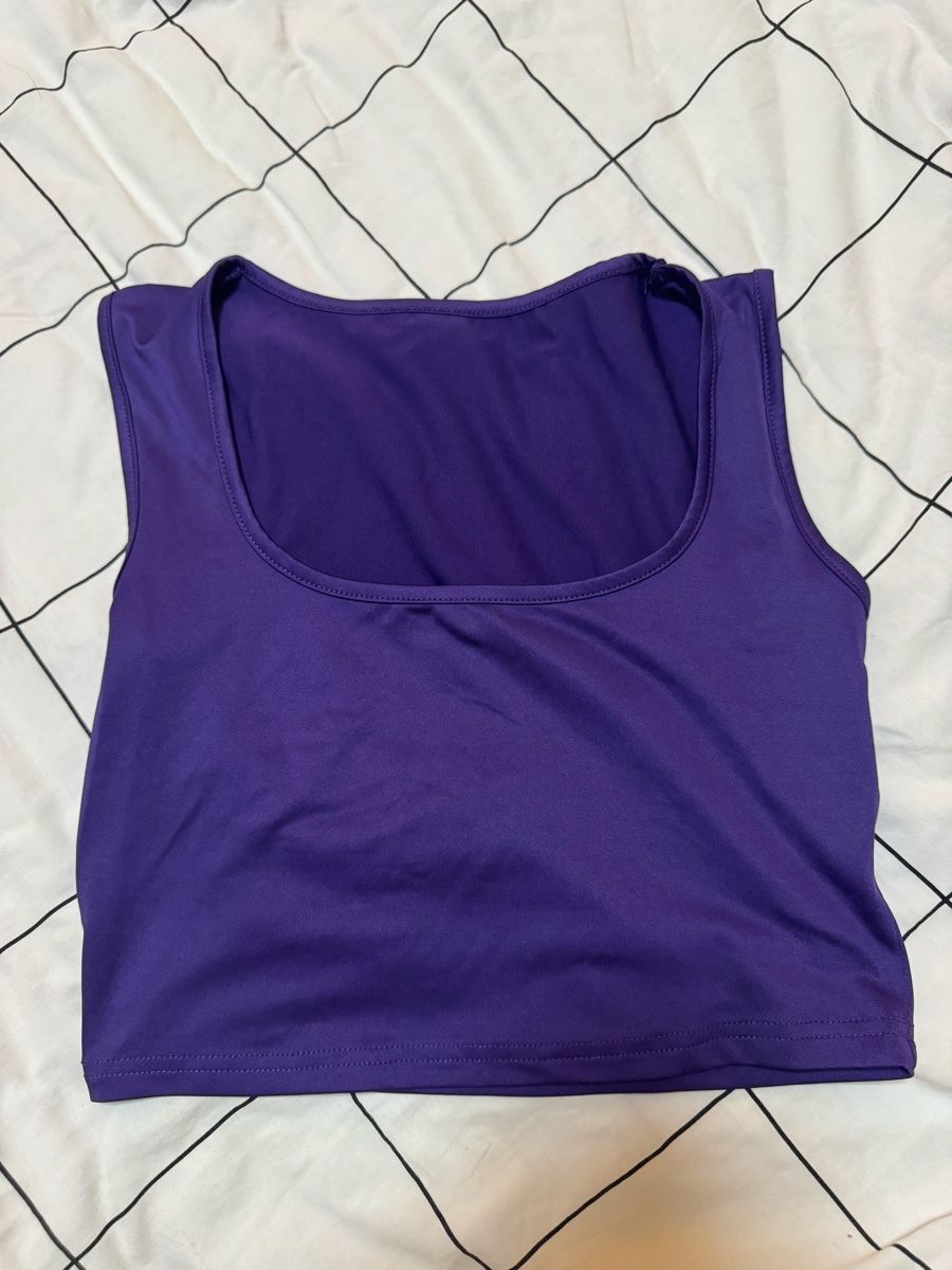 Top: Crop Top – Nuovo (secondo la descrizione) da Lyss venduto da sandra19613