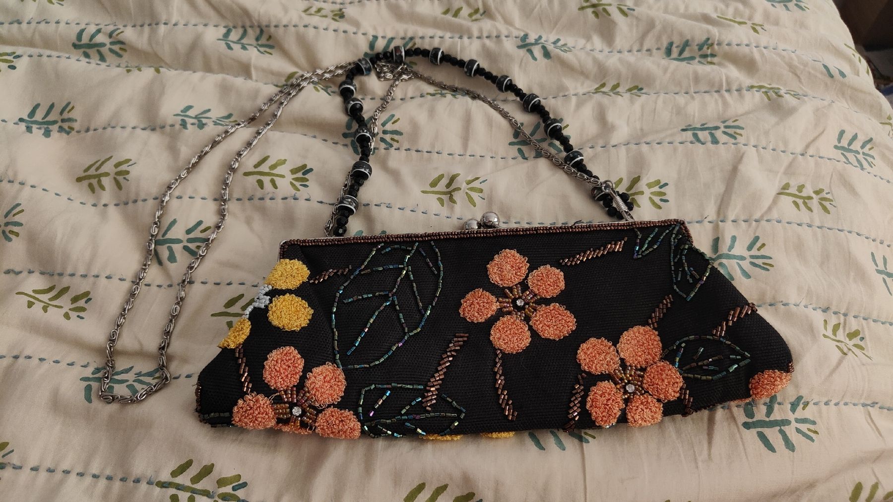 Borse da donna: Abendtasche schwarz bestickt mit Blumen und Kette – Usato da Hinwil venduto da her_2t5p