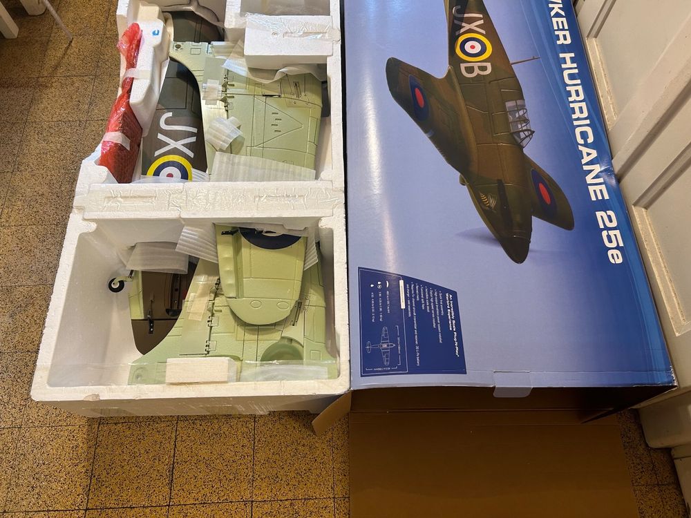 Avion RC Eflite Hawker Hurricane 25e Acheter sur Ricardo