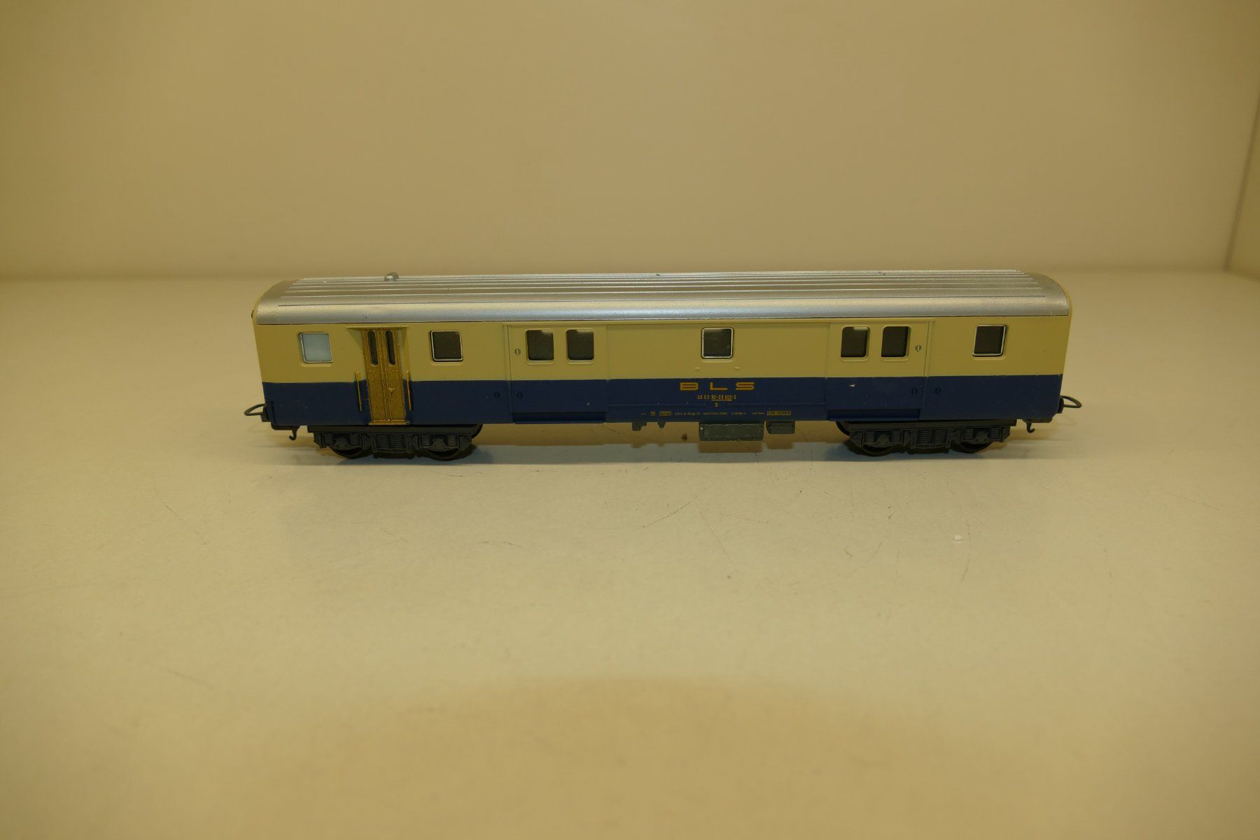 Lima Modellini di ferrovie: Lima H0: BLS Gepäckwagen – Usato da Niederhasli venduto da Flash32 2