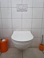 Wand-WC weiss mit WC-Sitz