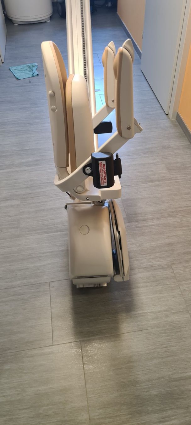 Escaliers: Treppenlift Acorn 130 Superglide – D'occasion à Rorschacherberg par nudi59 2