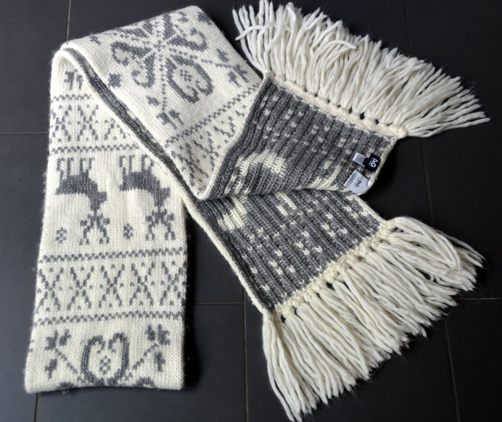 Dolce & Gabbana Foulards, Tücher & Schals: Dolce & Gabbana Schal / écharpe 280 x 28 cm – Gebraucht aus Collonges von Auganien