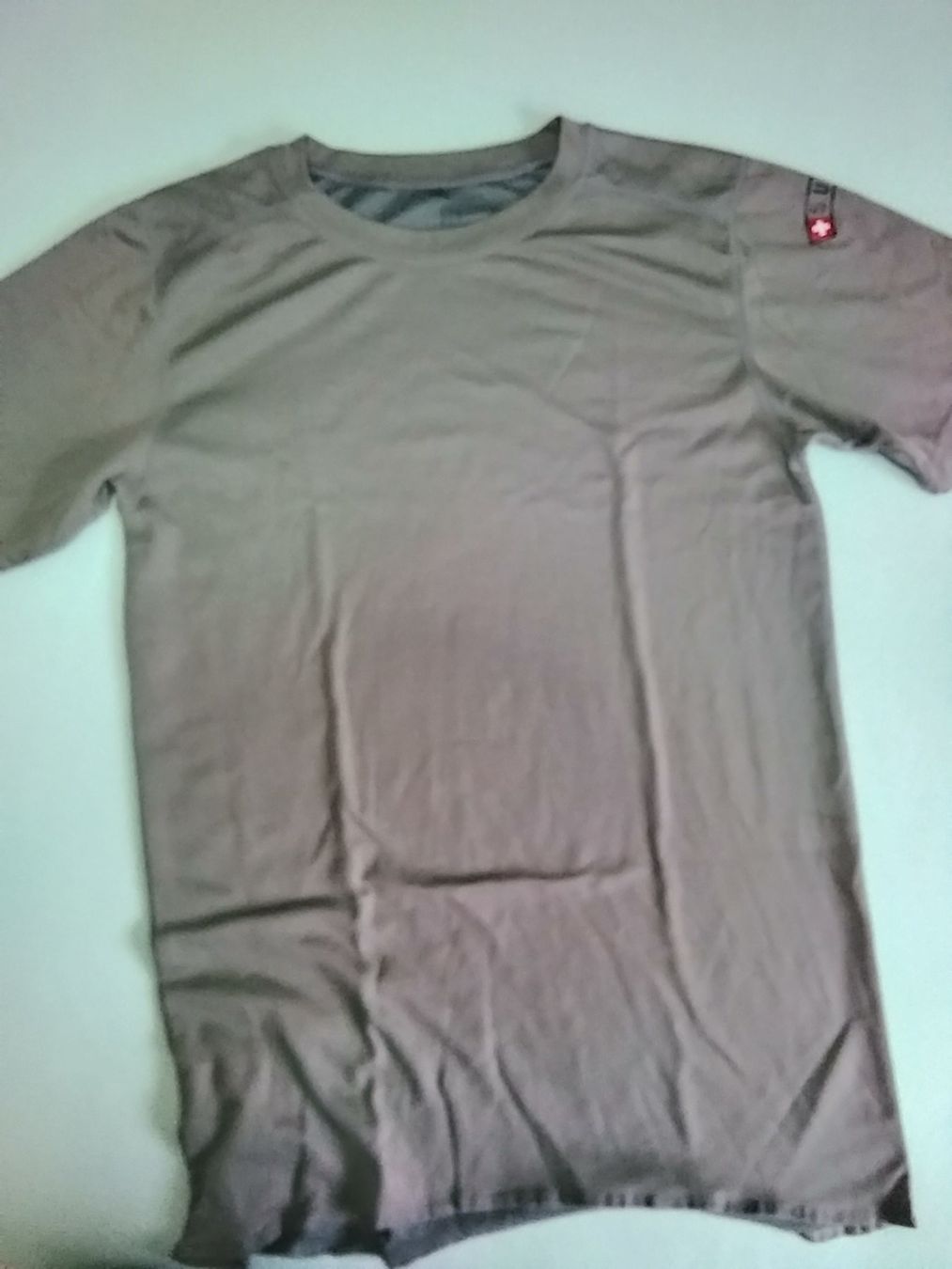Schweizer Armee Uniformi: T-Shirt - Layer 1 - Olive, Gr. 2XL – Usato da Horgen venduto da mar_8rbw 1