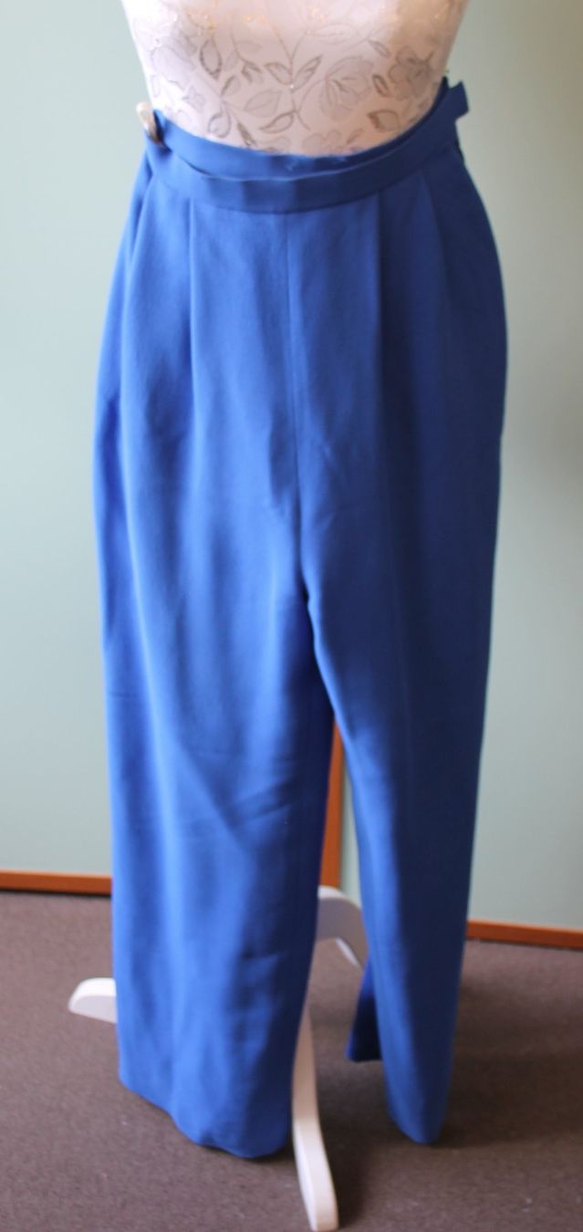 Chemisiers: Bluse mit Hose (CW) – D'occasion à Schaan par antikes_und_kurioses 1