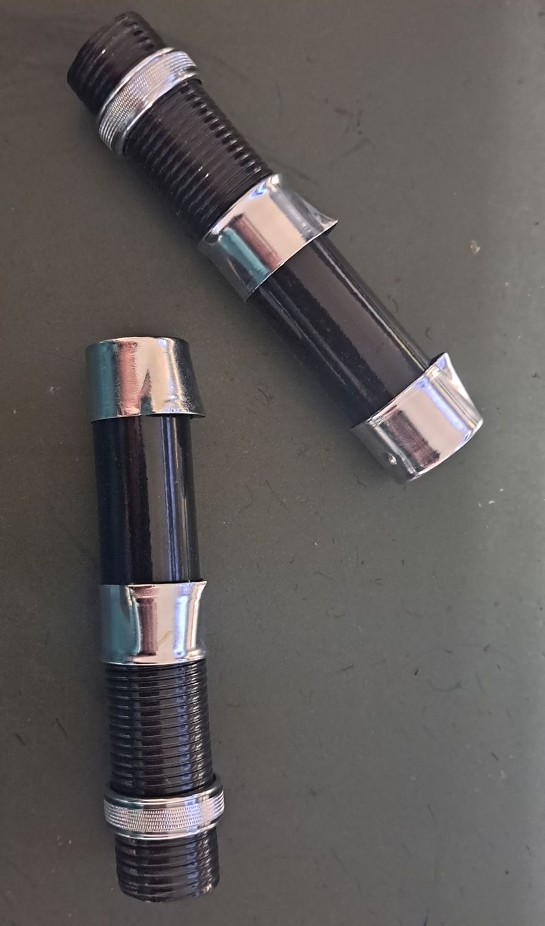 Tamburi & Mulinelli: 2 Porte-moulinets/Rollenhalter – Nuovo (secondo la descrizione) da Fribourg venduto da versus702 2