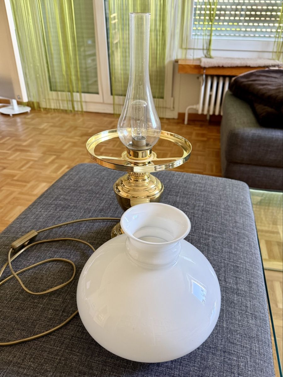 Lampes: Wertige Lampe aus Messing und Glas – D'occasion à St.Gallen par Bachweid 2