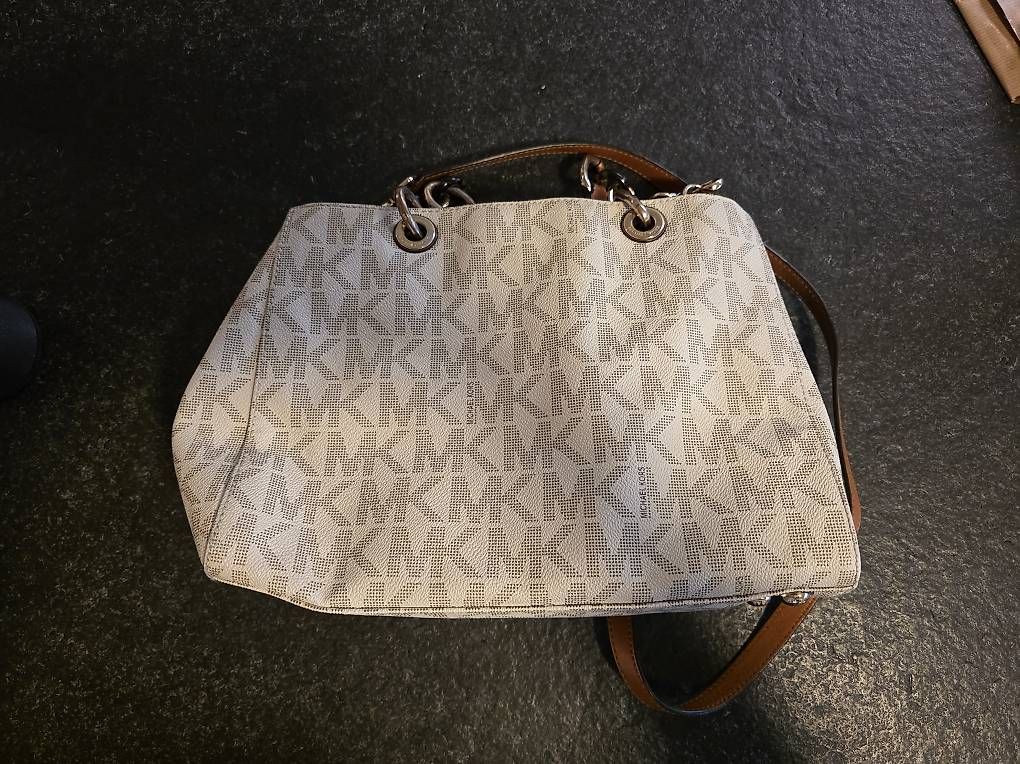 Michael Kors Sacs femmes: Michael Kors Tasche – D'occasion à Kirchberg BE par Grischi96