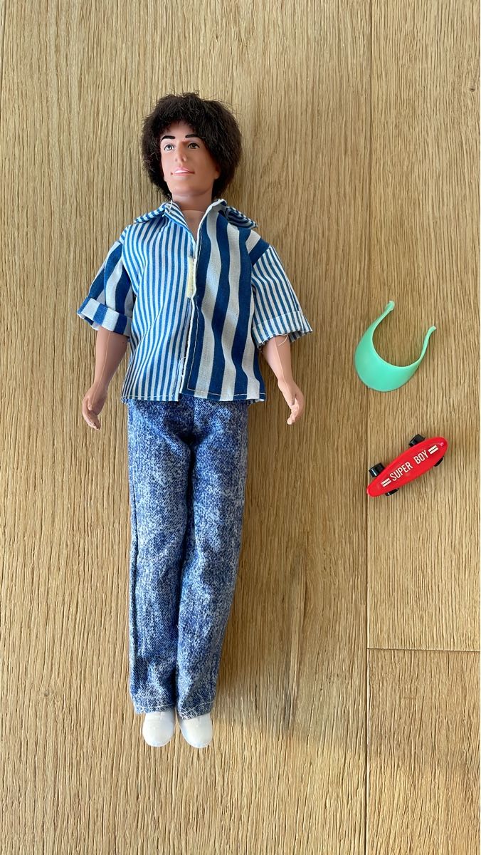 Bambole: Skater Ken-Puppe mit Zubehör – Usato da Menznau venduto da LU_6018