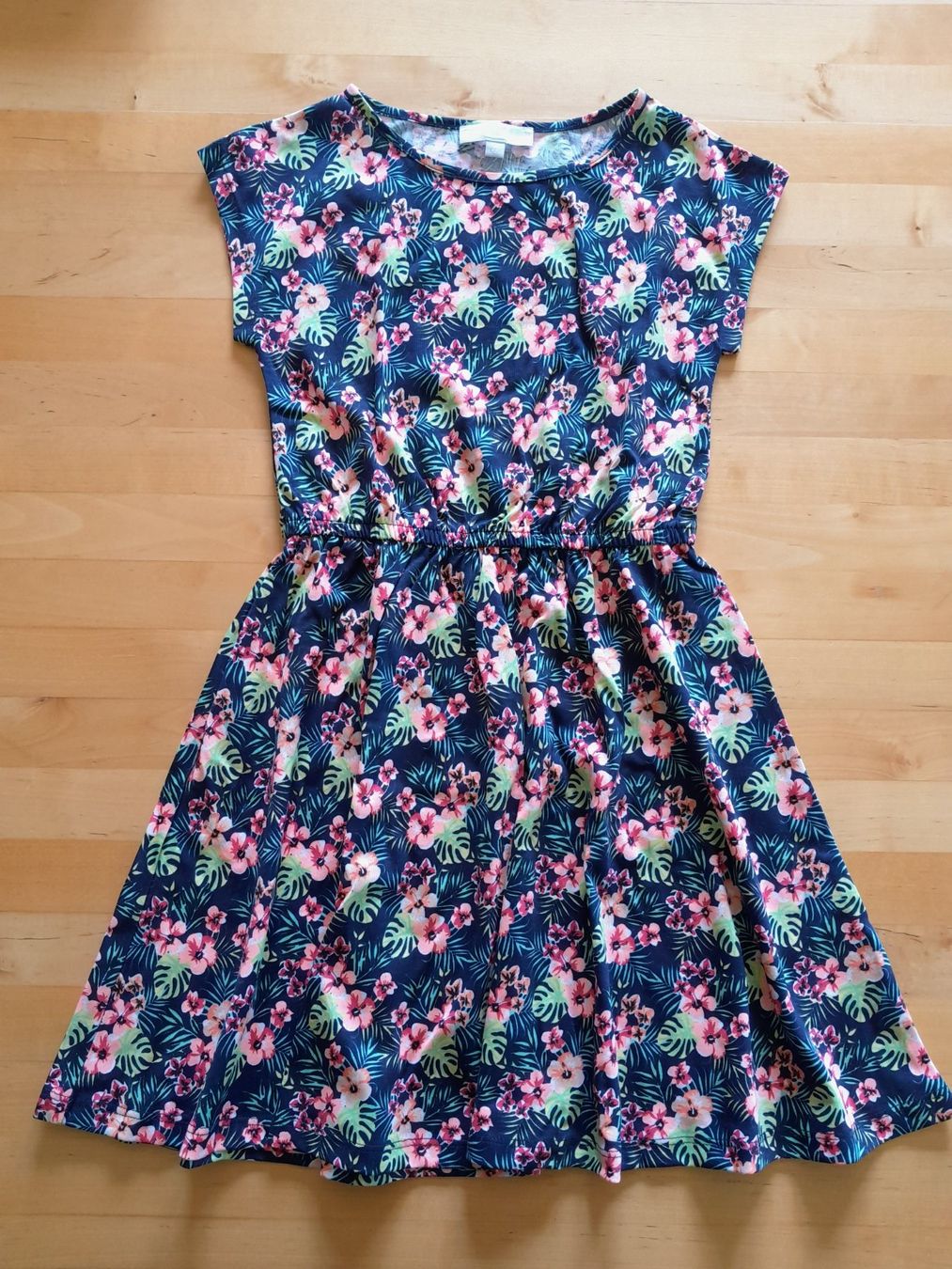 Vestiti & Gonne: Robe fille 122 neuve – Nuovo (secondo la descrizione) da Charmey (Gruyère) venduto da Laulau.sansan