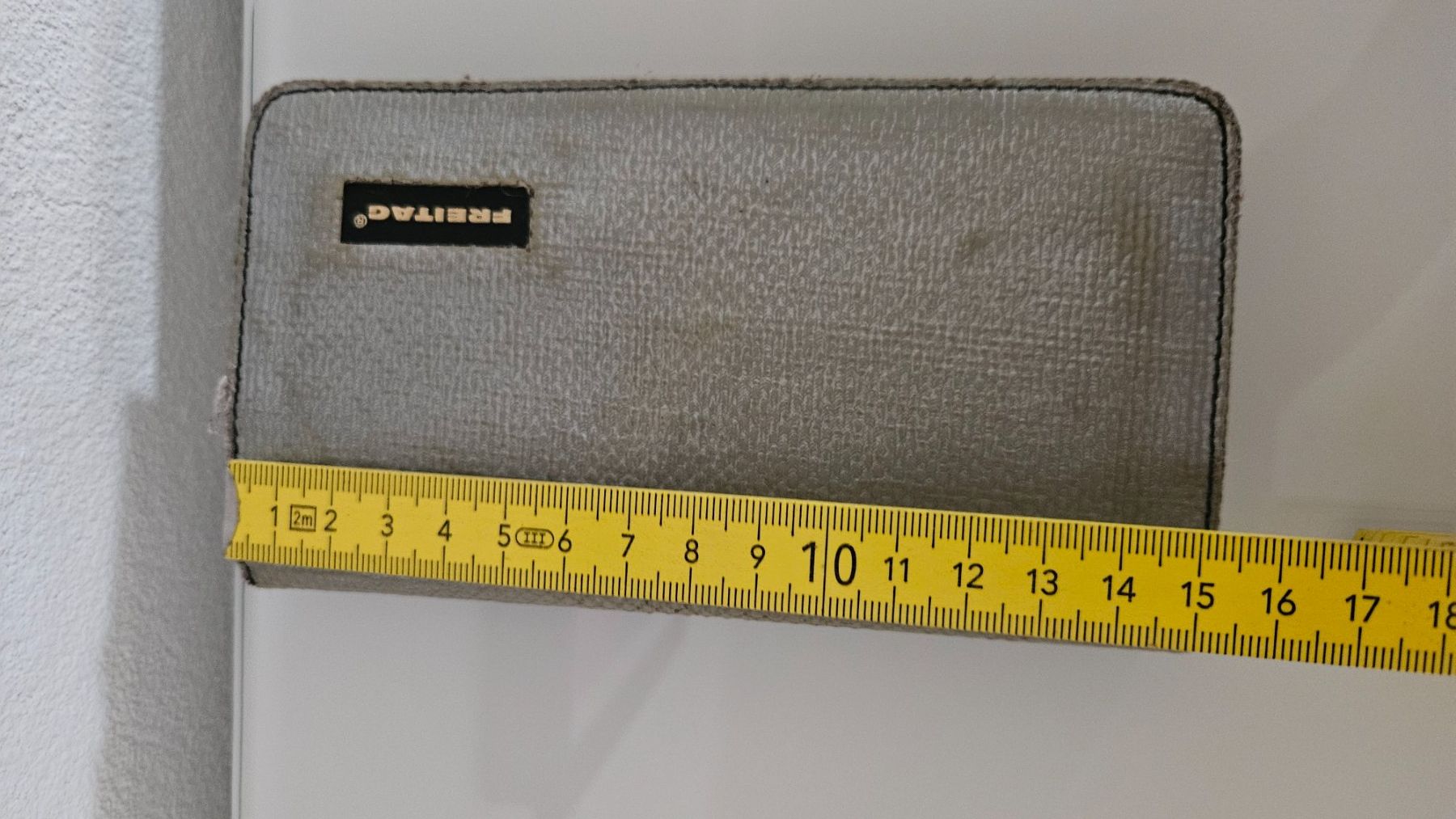 Freitag Cover & Protezioni schermo: Cover a conchiglia Freitag blu e argento – Usato da Melano venduto da H-Sara 2