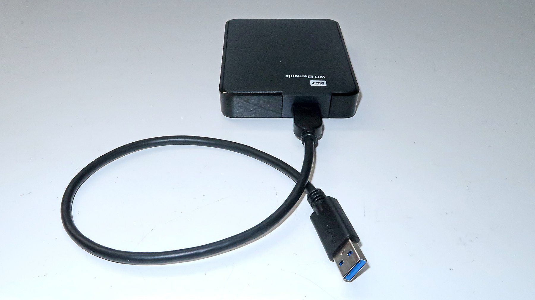 Western Digital Disques durs: Portable Festplatte WD Elements 2TB USB 3.0   2/5 – D'occasion à Uster par Mruedis 1