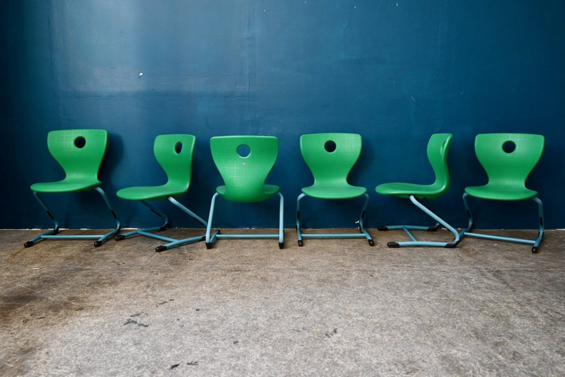Sedie: Chaise Pantoswing de Verner Panton design danemark – Usato da COLMAR venduto da Sophiebellelurette 1