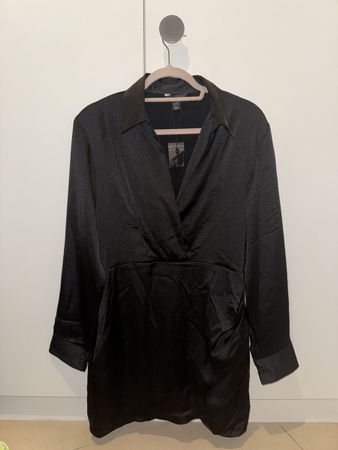 Robe chemise noire satinée taille 42 neuf avec étiquette