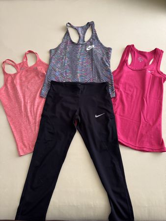 Nike Sport BHs und Leggings Set Grösse S guter Zustand