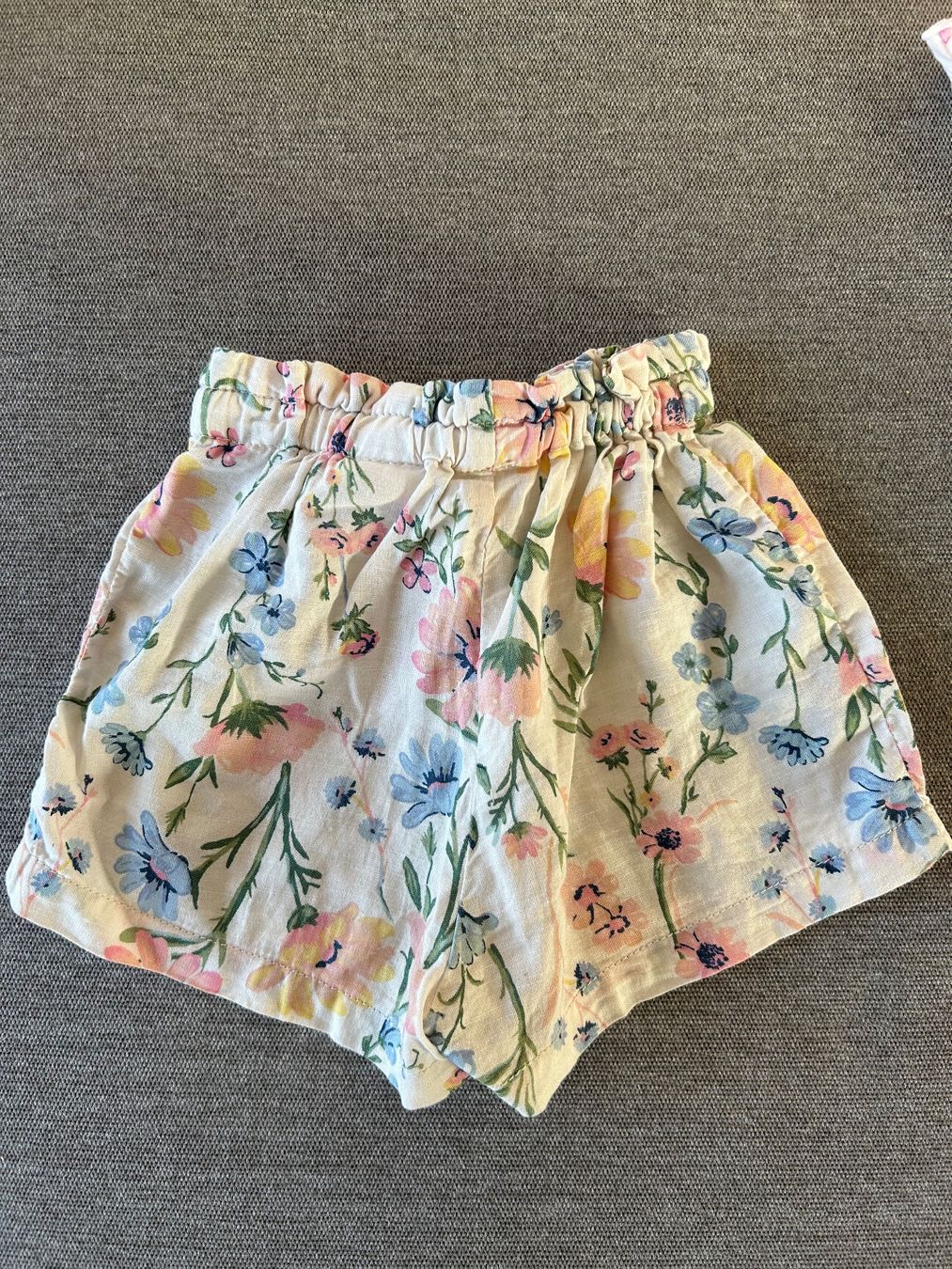 H&M Pantaloni: Shorts Baby | H&M | Gr. 80 – Usato da Zürich venduto da Hermia 4