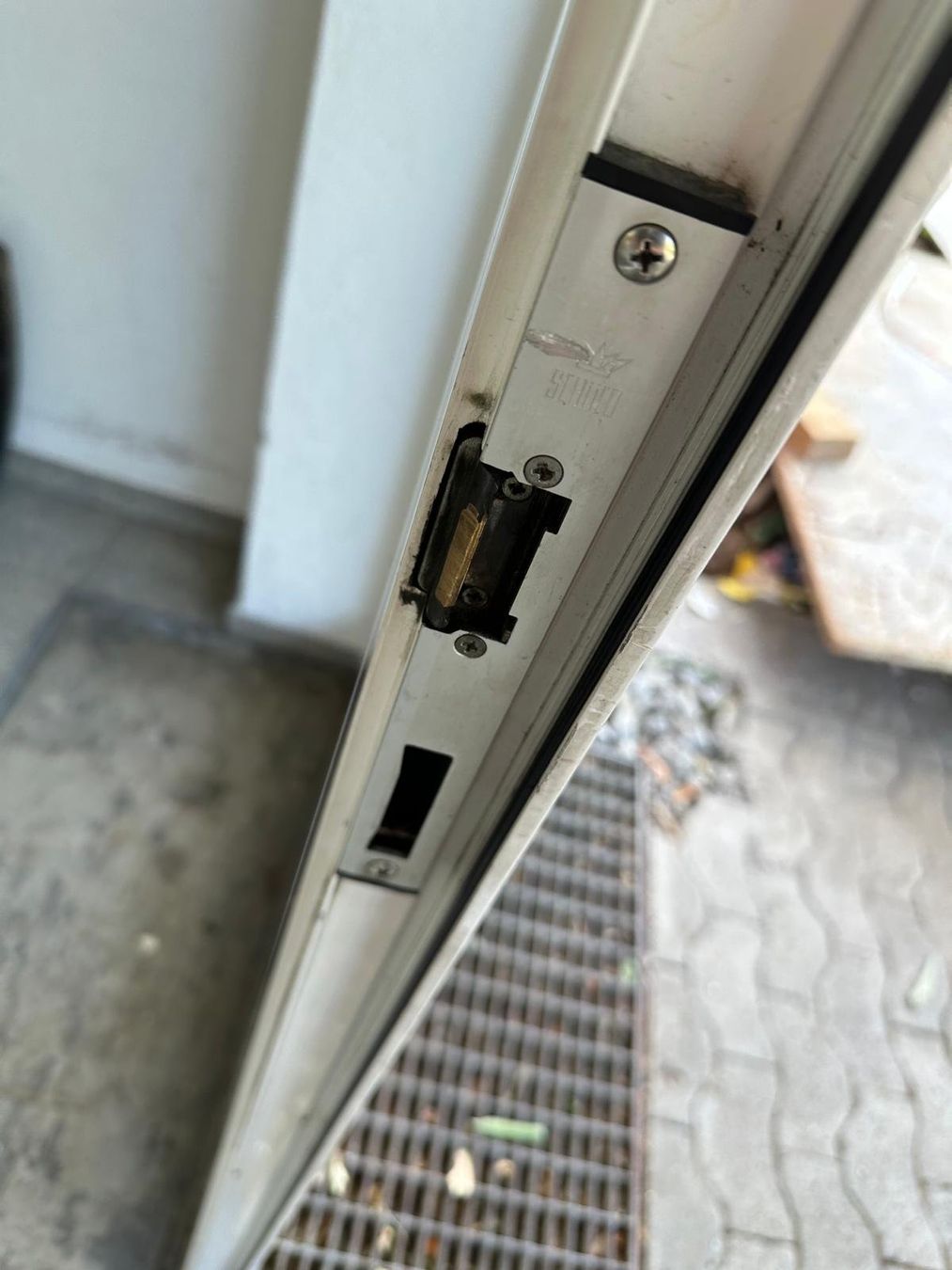 Porte: Haustüre Aluminium mit Rahmen – Usato da Spreitenbach venduto da Space_X 6